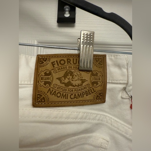 Fiorucci Women’s White Flare Leg Jeans Size 27 X 36 Cupid NWT - Picture 6 of 7